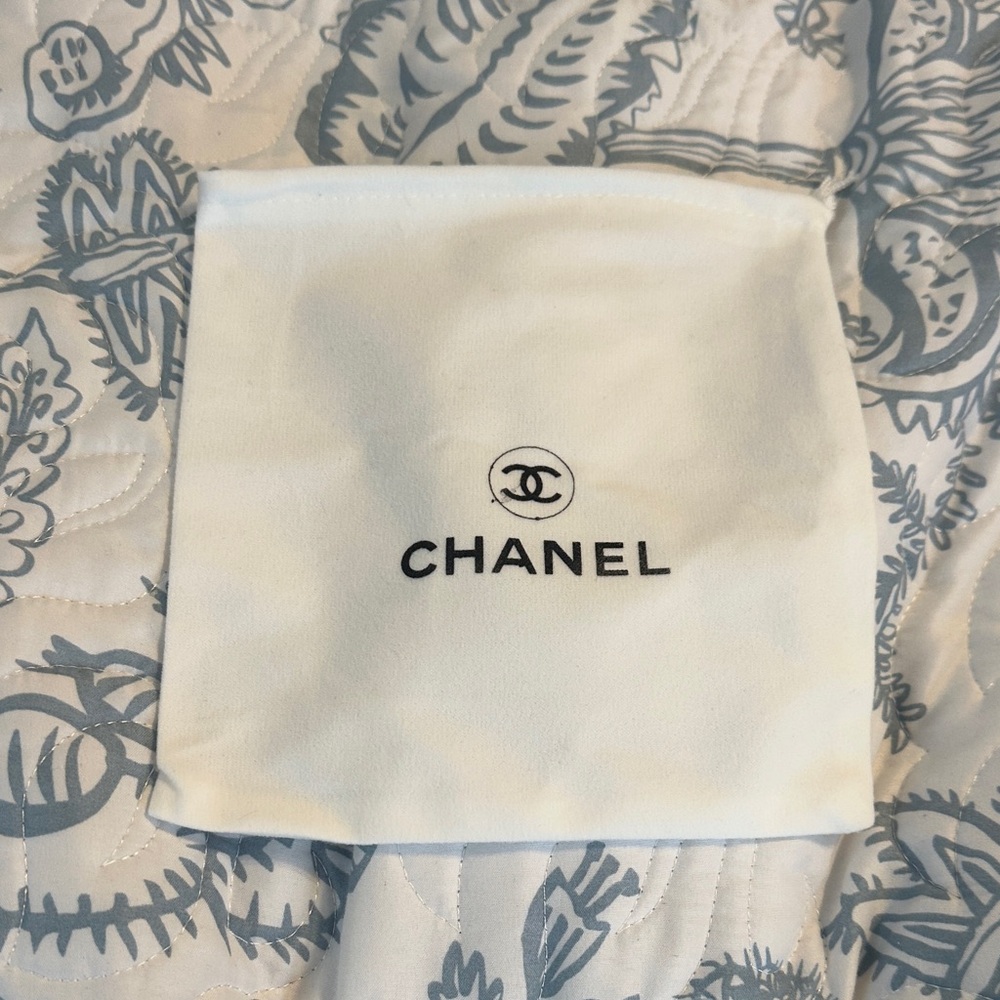 CHANEL White and Black Logo Drawstring Pouch/Dust Bag